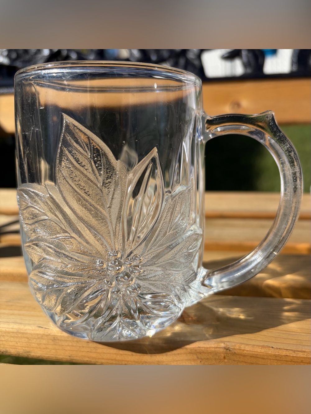 3/$30✨❤️🎄Vintage Poinsettia Pressed Glass Holiday Mug ☕️